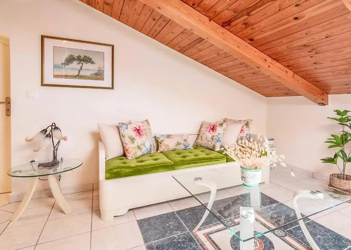 Etienne Apartment In Central Location
