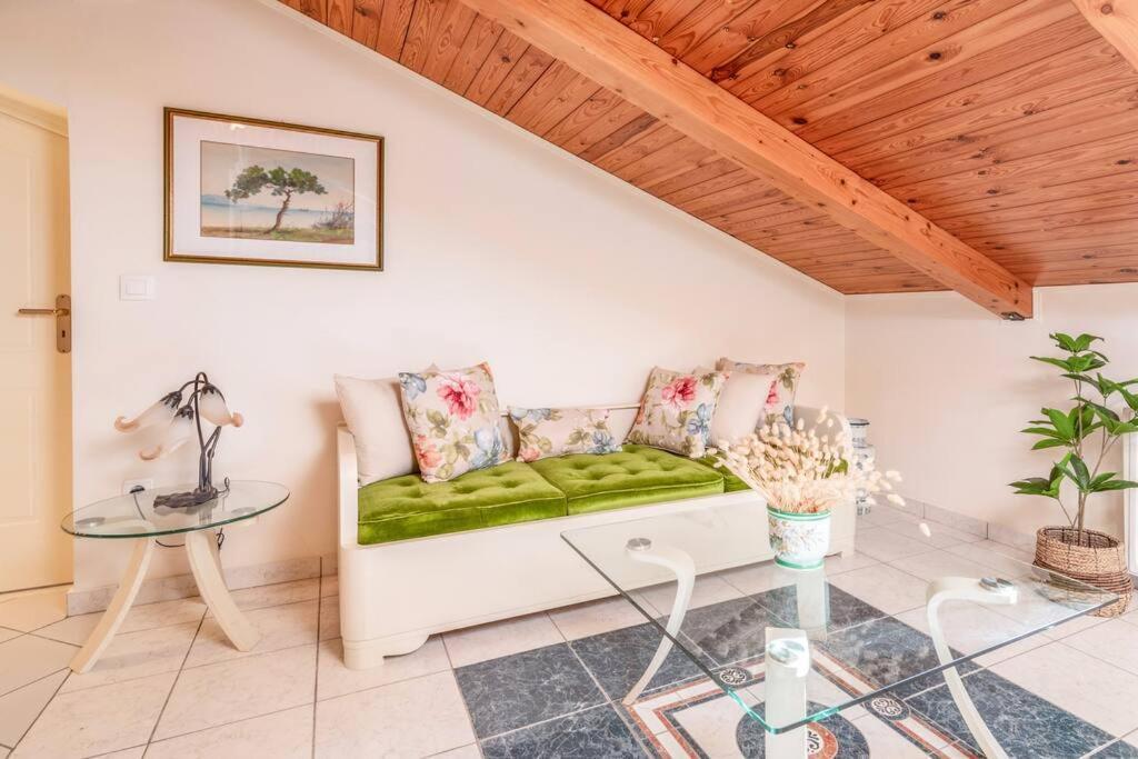 Appartement Etienne In Location Zante
